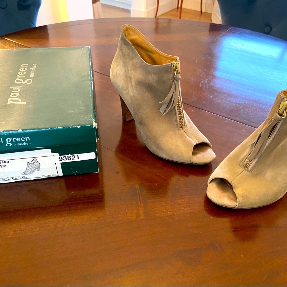 Paul Green of Munich Peep-Toe Booties in a Women’s Sz 9.5